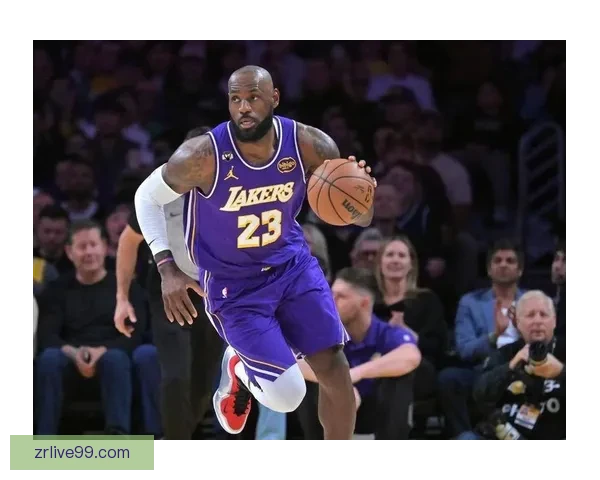 41岁勒布朗差1篮板创三双纪录却遭争议判罚 湖媒怒批裁判判决荒谬